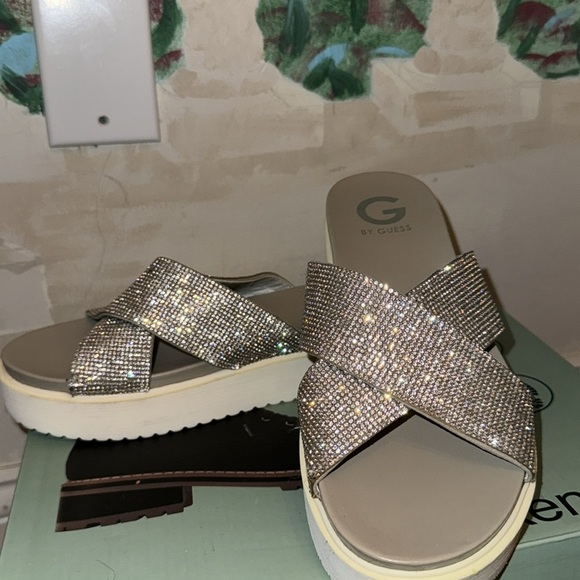 SUMMER SANDALS BRAND NEWW - Picture 2 of 3